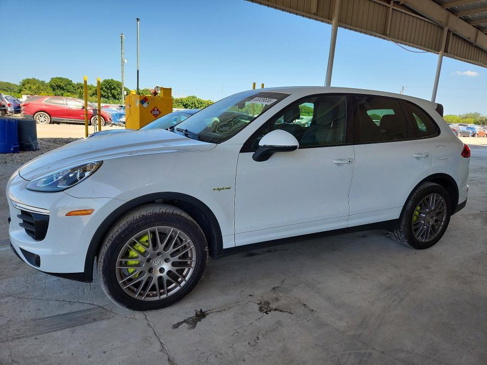 2016 PORSCHE CAYENNE WP1AE2A24GLA64485