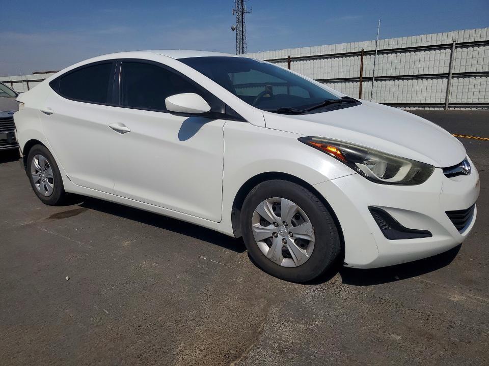 2016 HYUNDAI ELANTRA SE — Фото 4 из 13