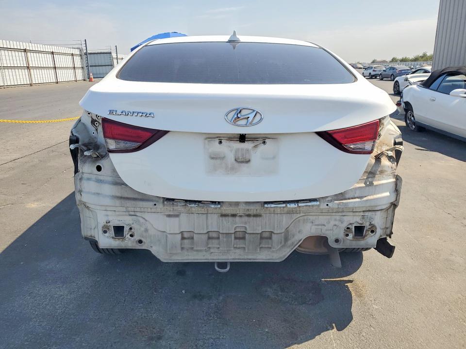 2016 HYUNDAI ELANTRA SE — Фото 6 из 13