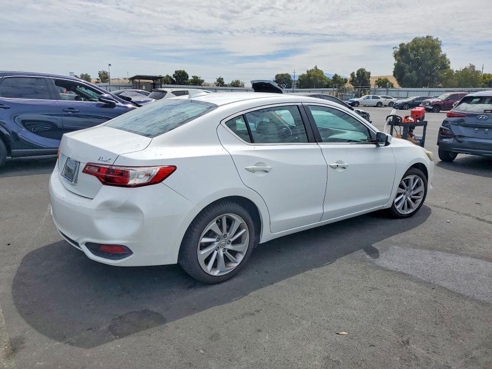 2016 ACURA ILX PREMIUM — Фото 3 из 12