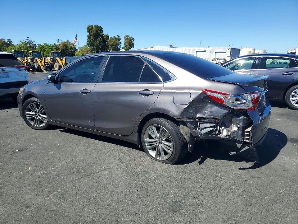 2016 TOYOTA CAMRY SE — Фото 2 из 12