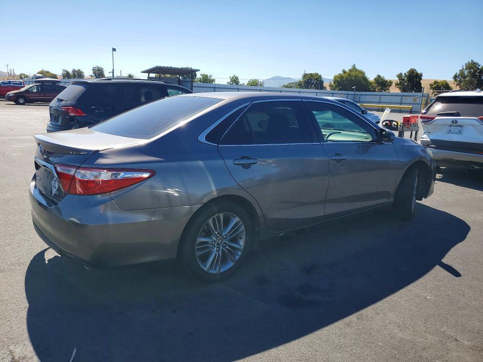 2016 TOYOTA CAMRY SE — Фото 3 из 12