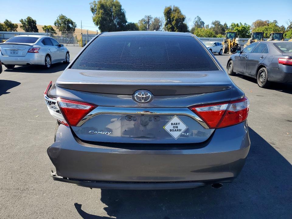 2016 TOYOTA CAMRY SE — Фото 6 из 12