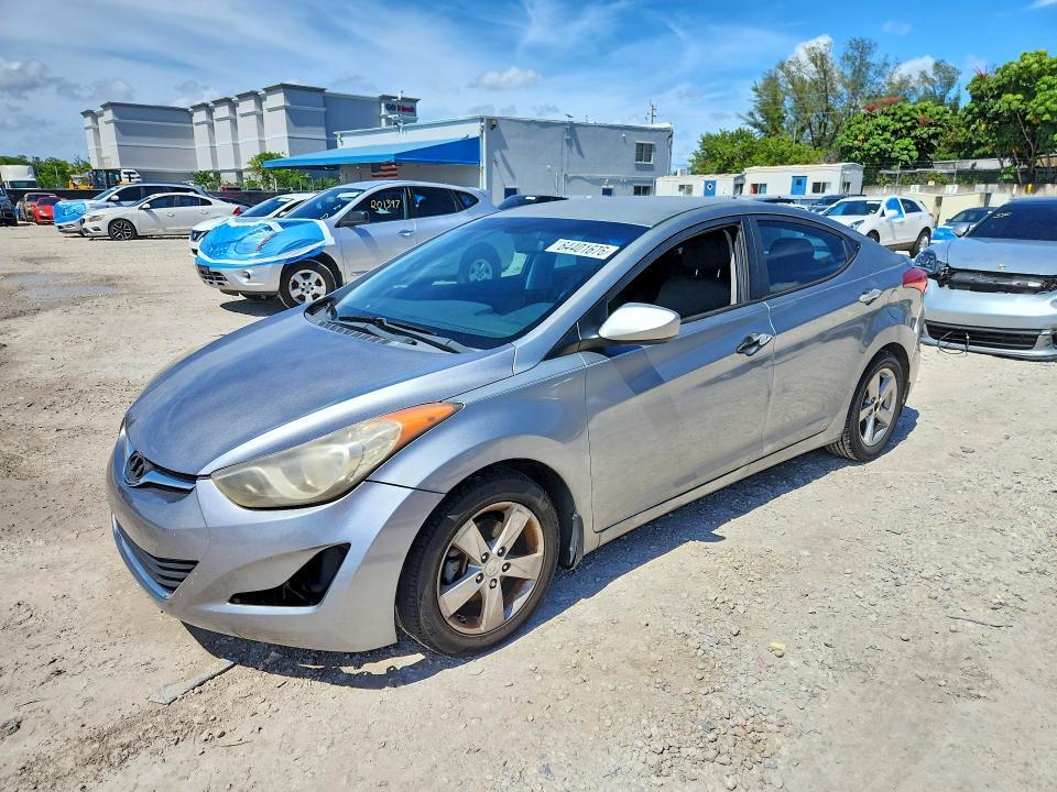 2013 HYUNDAI ELANTRA KMHDH4AE8DU557325