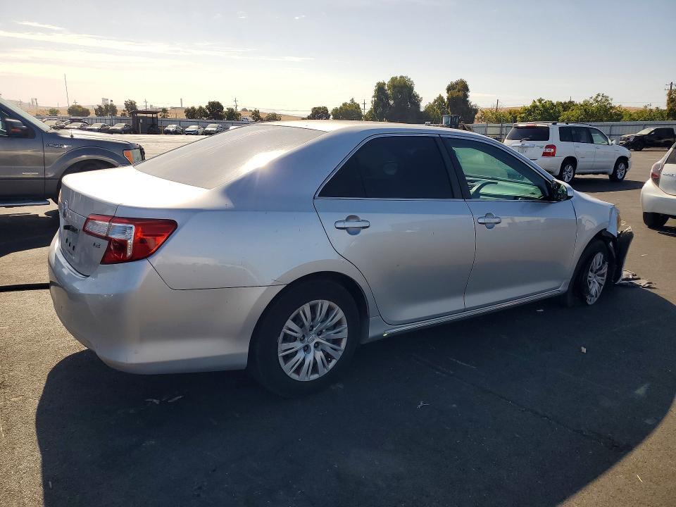 2012 TOYOTA CAMRY LE — Фото 3 из 12