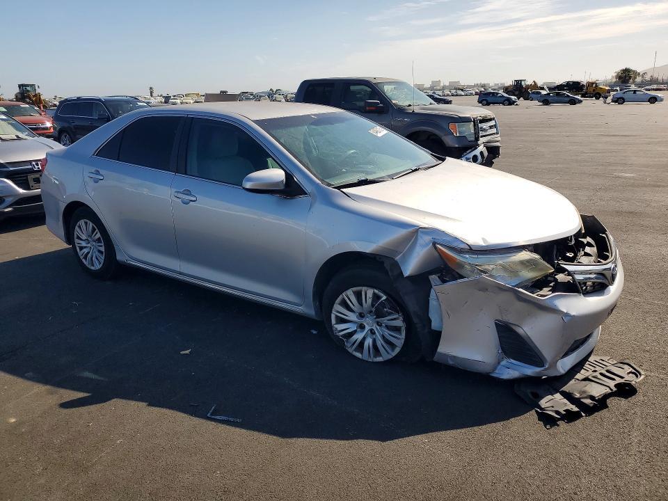 2012 TOYOTA CAMRY LE — Фото 4 из 12