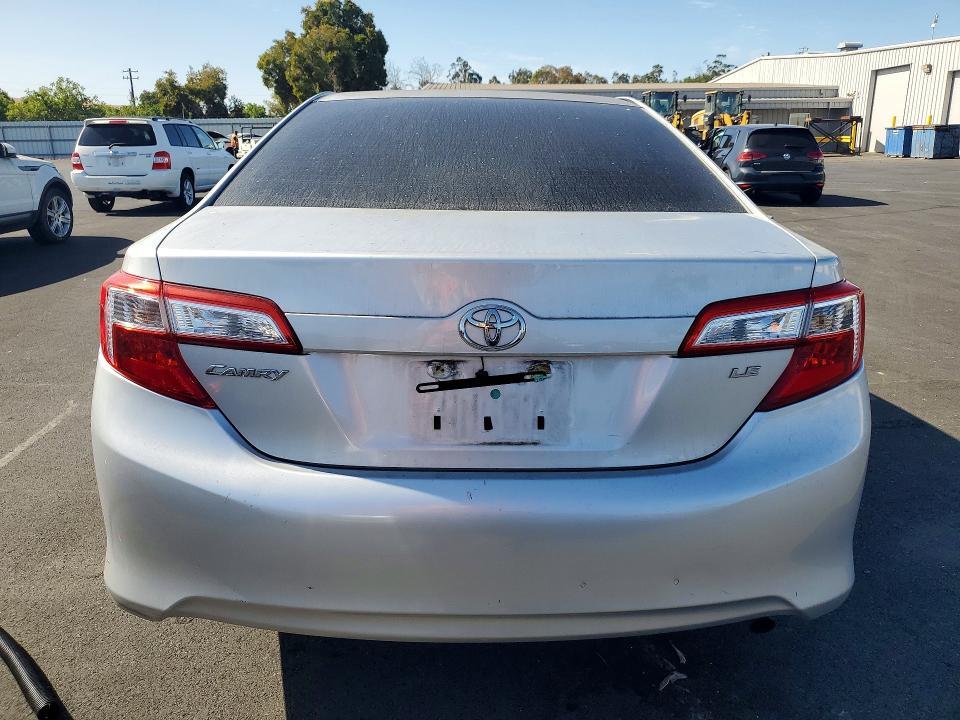 2012 TOYOTA CAMRY LE — Фото 6 из 12