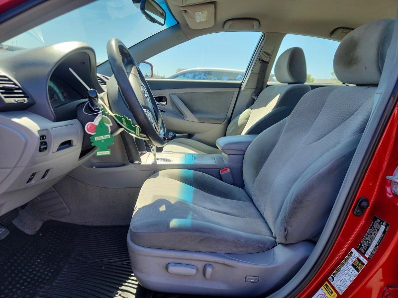 2010 TOYOTA CAMRY LE — Фото 7 из 12