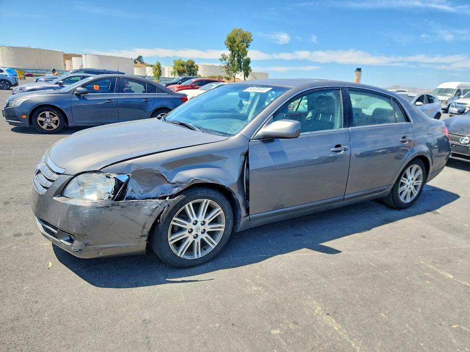 2005 TOYOTA AVALON 4T1BK36B45U055091