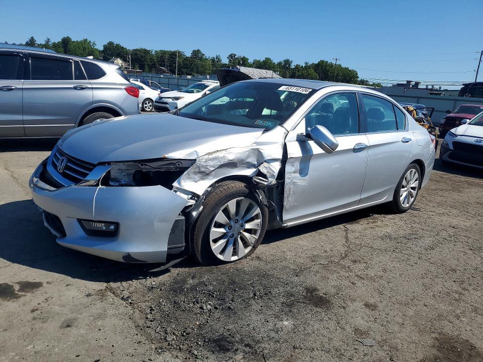 2015 HONDA ACCORD 1HGCR2F88FA135579
