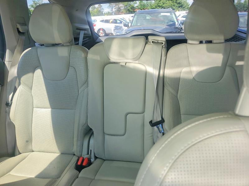 2017 VOLVO XC90 T6 — Фото 10 из 13