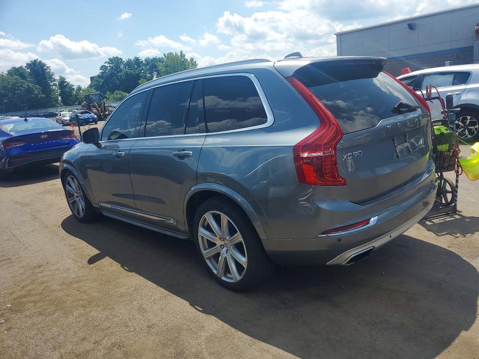 2017 VOLVO XC90 T6 — Фото 2 из 13