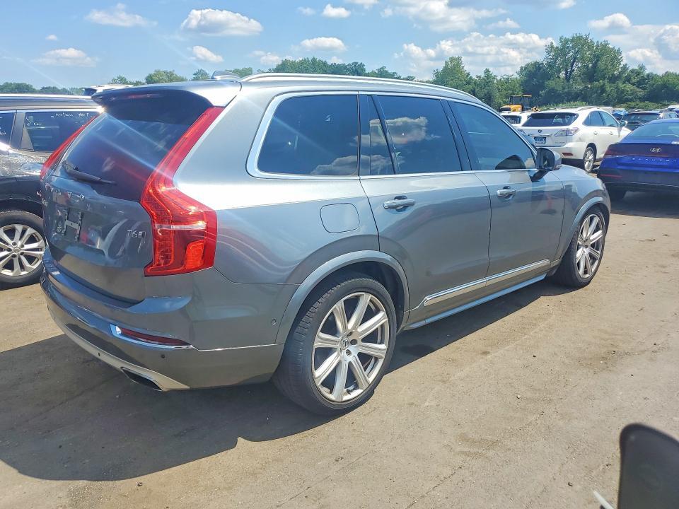 2017 VOLVO XC90 T6 — Фото 3 из 13