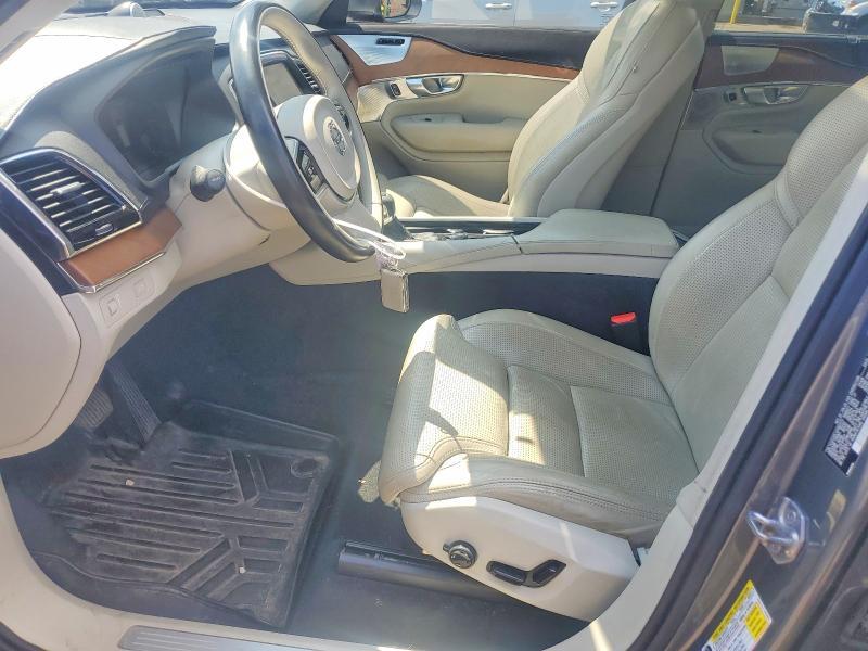 2017 VOLVO XC90 T6 — Фото 7 из 13