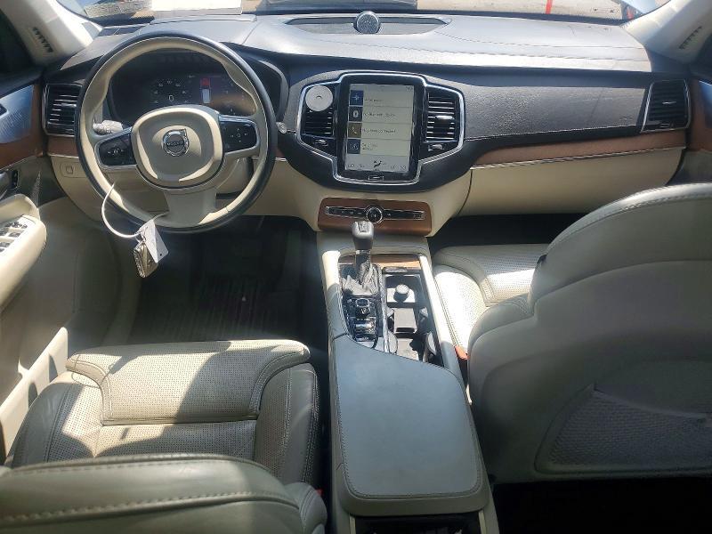 2017 VOLVO XC90 T6 — Фото 8 из 13