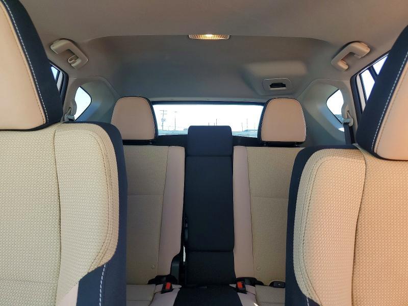 2017 TOYOTA RAV4 XLE — Фото 10 из 13
