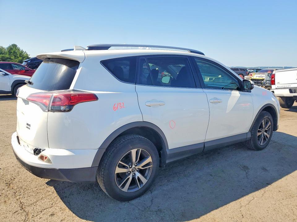 2017 TOYOTA RAV4 XLE — Фото 3 из 13
