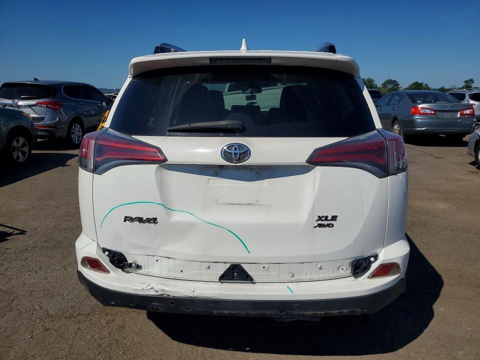 2017 TOYOTA RAV4 XLE — Фото 6 из 13
