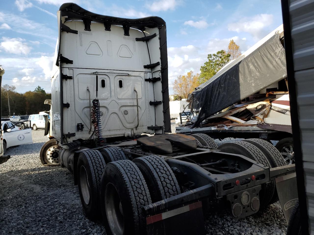 3AKJHHDR6PSUN6885 2023 FREIGHTLINER CASCADIA 126 photo no. 3