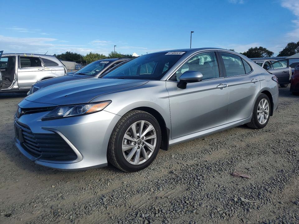2022 TOYOTA CAMRY 4T1C11AK0NU064163