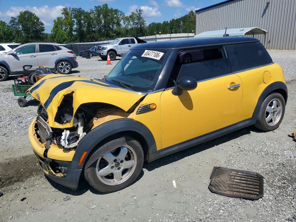 2009 MINI COOPER WMWMF335X9TU71557