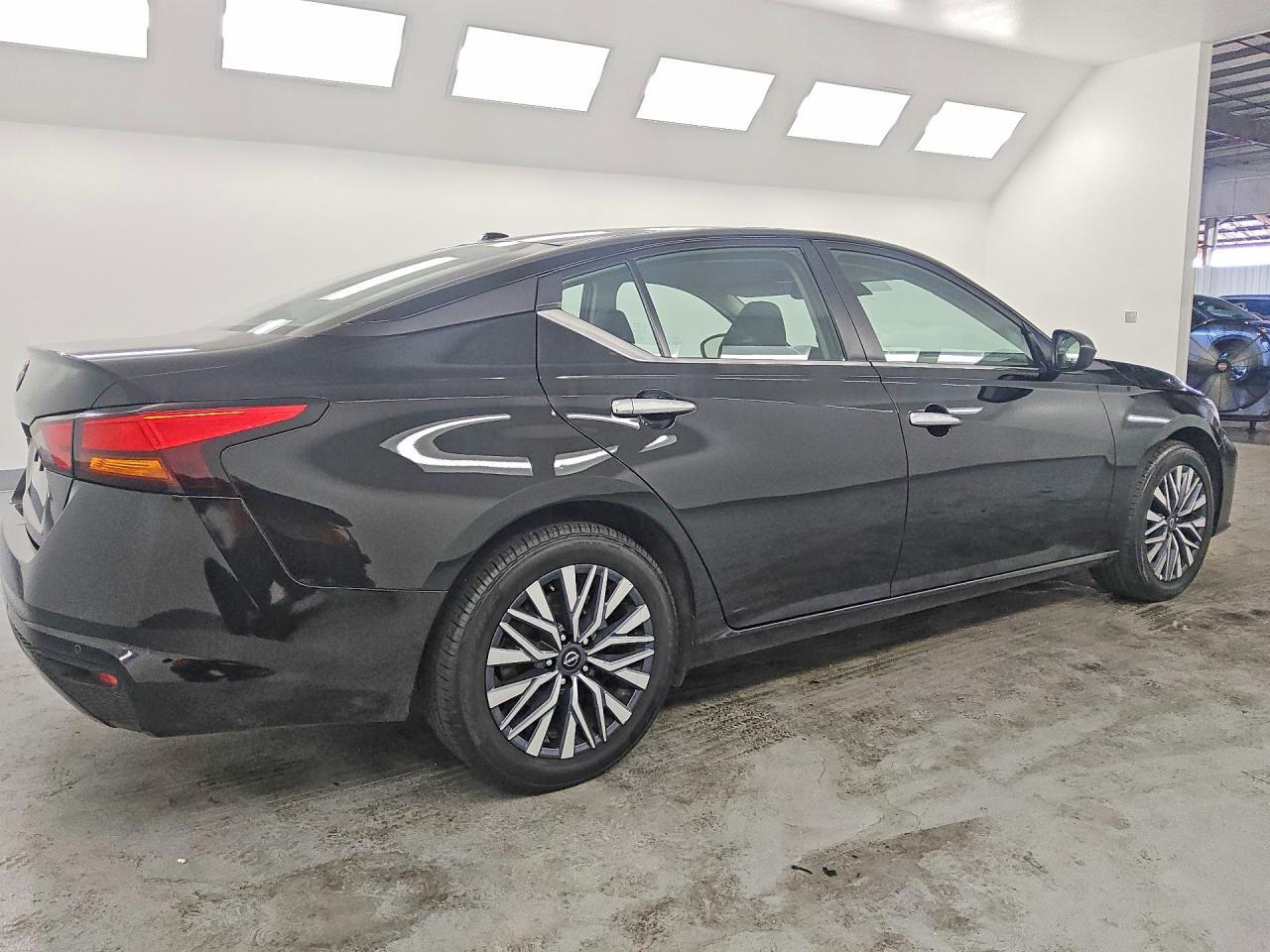 2025 NISSAN ALTIMA SV — Фото 3 из 12