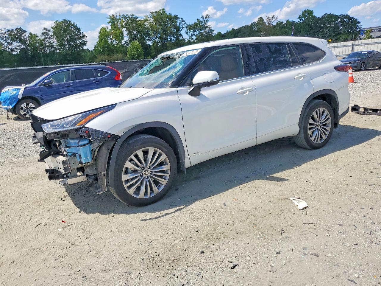 2024 TOYOTA HIGHLANDER HYBRID 5TDEBRCH3RS637223