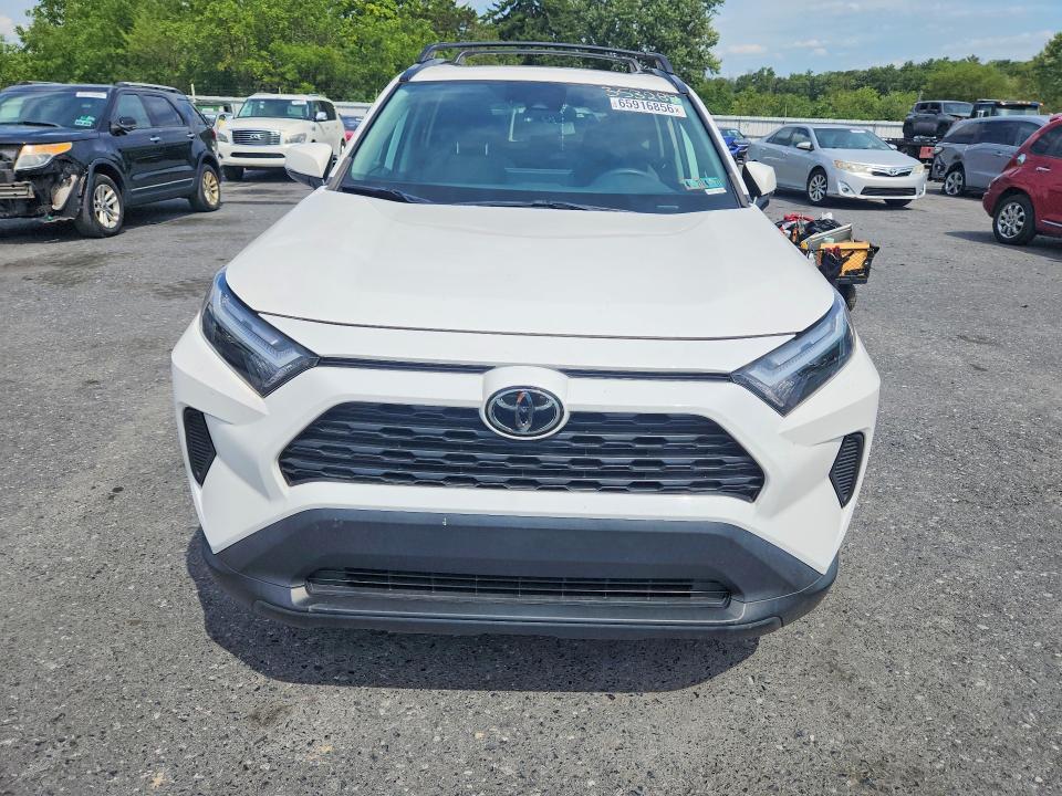 2023 TOYOTA RAV4 XLE — Фото 5 из 13