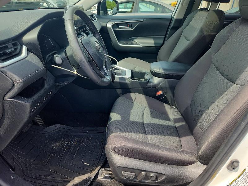 2023 TOYOTA RAV4 XLE — Фото 7 из 13