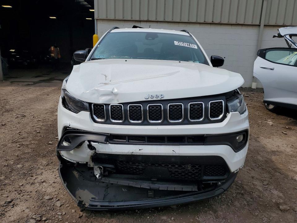2023 JEEP COMPASS LATITUDE — Фото 5 из 14