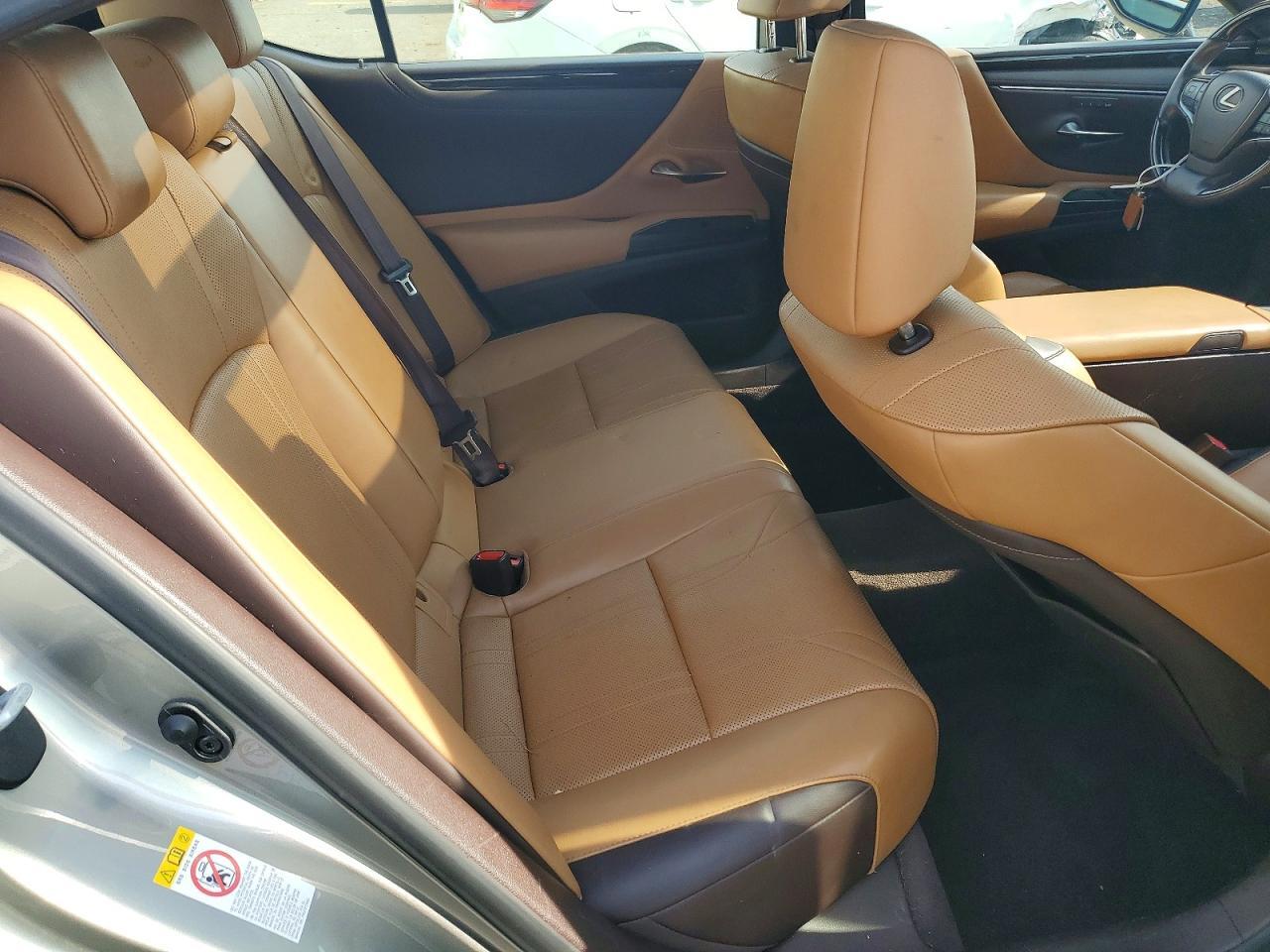 2019 LEXUS ES 350 — Фото 10 из 13