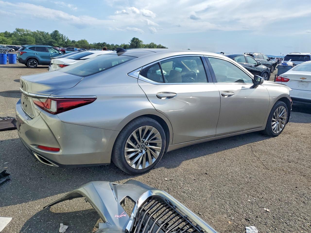 2019 LEXUS ES 350 — Фото 3 из 13