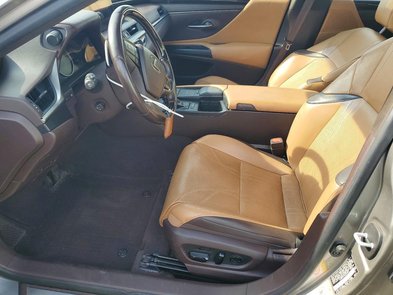 2019 LEXUS ES 350 — Фото 7 из 13