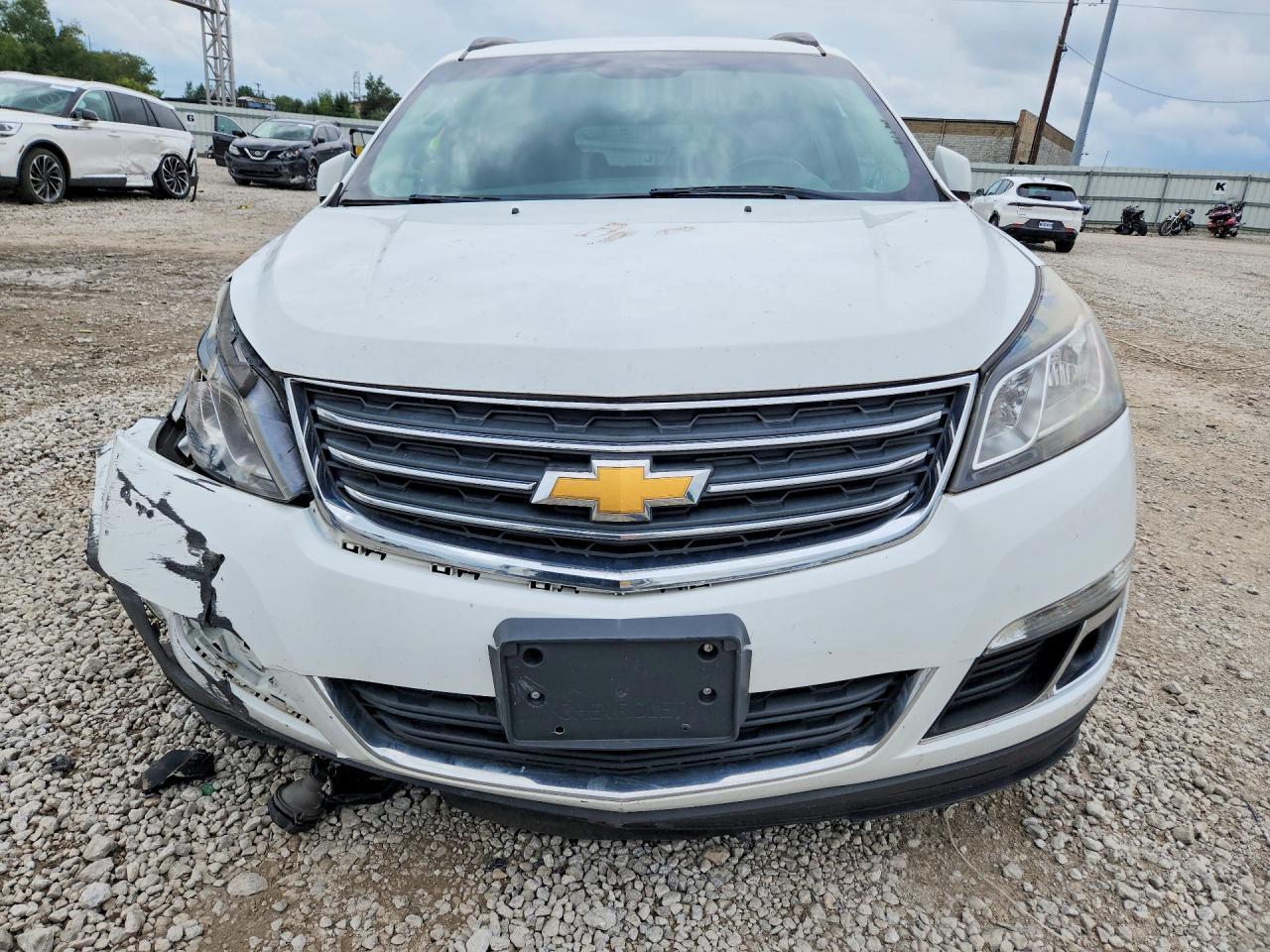2017 CHEVROLET TRAVERSE LT — Фото 5 из 13