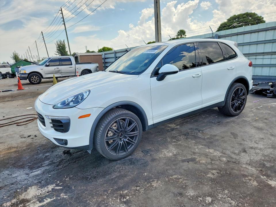 2016 PORSCHE CAYENNE WP1AB2A25GLA95639