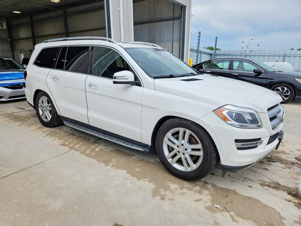 2015 MERCEDES-BENZ GL 450 4MATIC — Фото 4 из 12