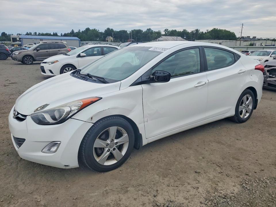 2013 HYUNDAI ELANTRA 5NPDH4AE1DH424937