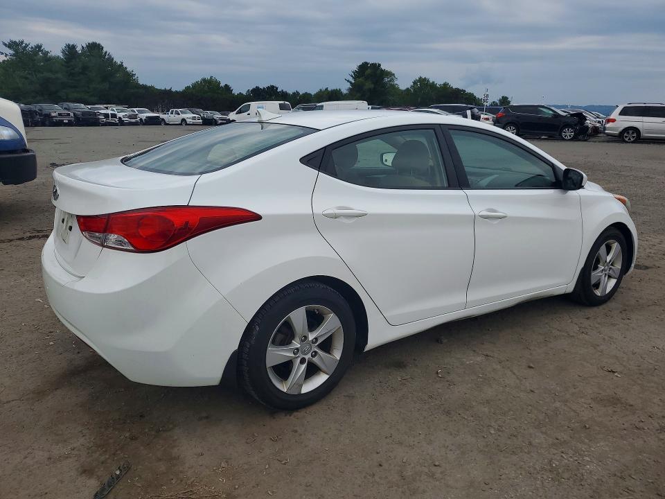 2013 HYUNDAI ELANTRA GLS — Фото 3 из 12