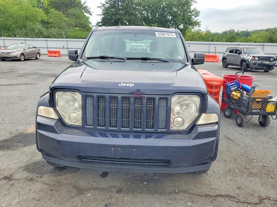 2011 JEEP LIBERTY SPORT — Фото 5 из 13
