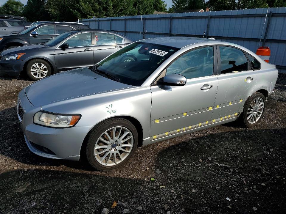 2011 VOLVO S40 YV1672MS9B2549324