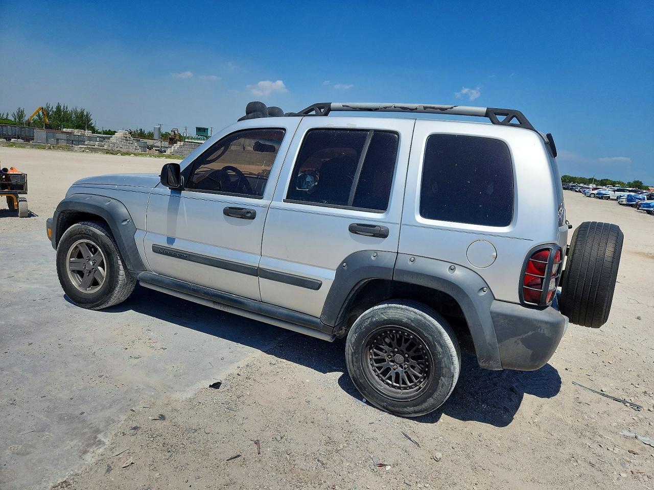 2005 JEEP LIBERTY RENEGADE — Фото 2 из 13