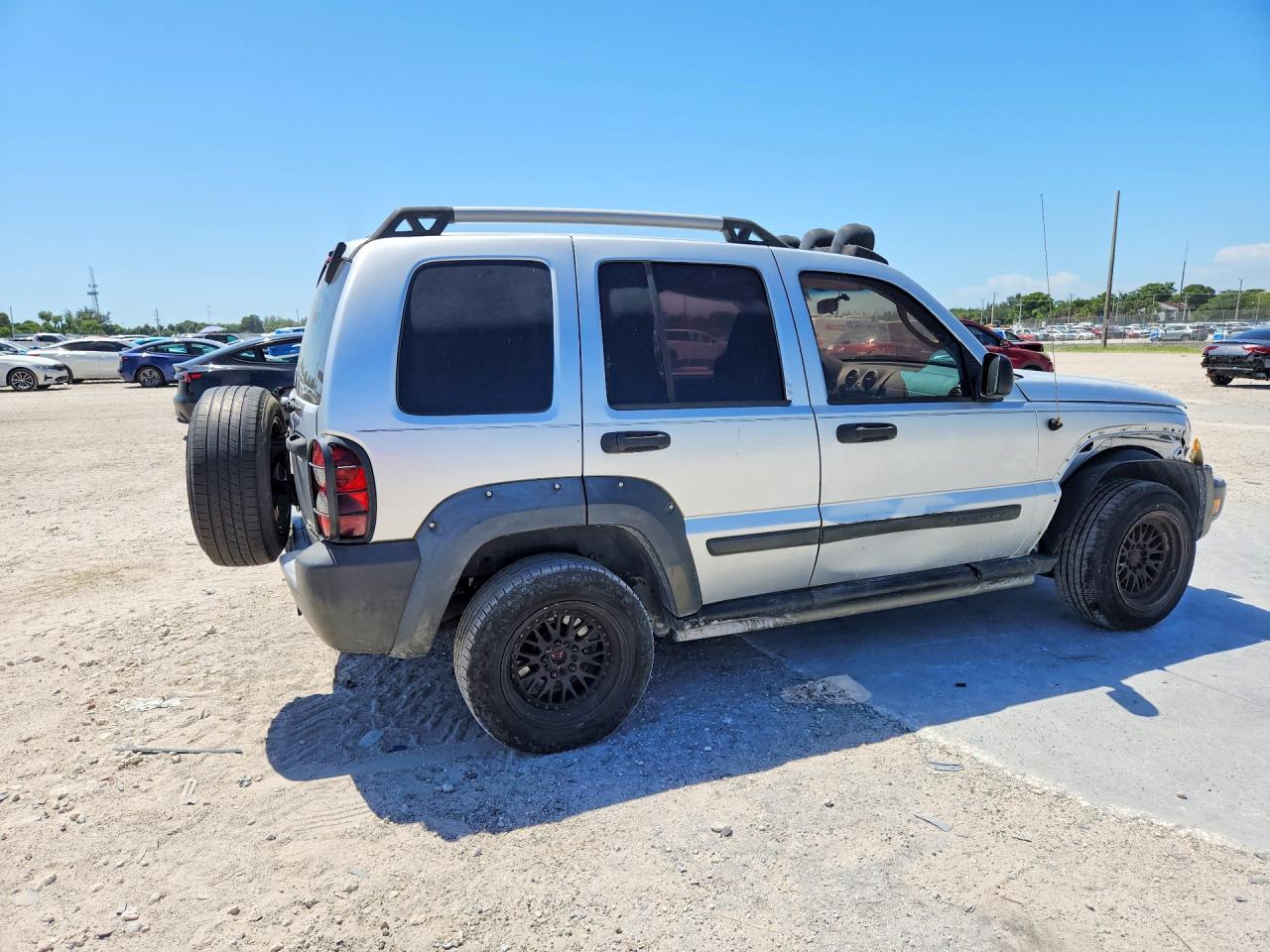 2005 JEEP LIBERTY RENEGADE — Фото 3 из 13
