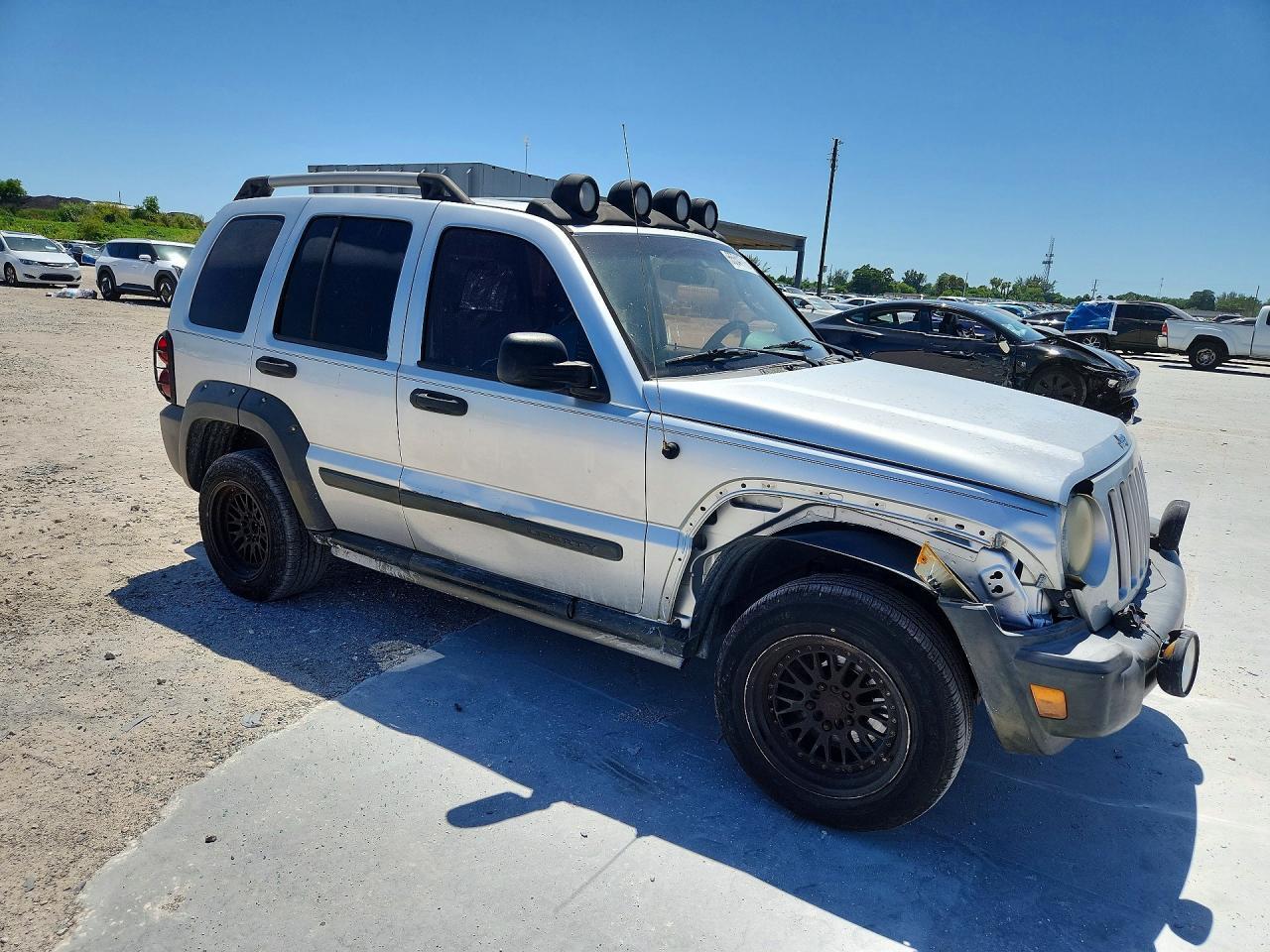 2005 JEEP LIBERTY RENEGADE — Фото 4 из 13