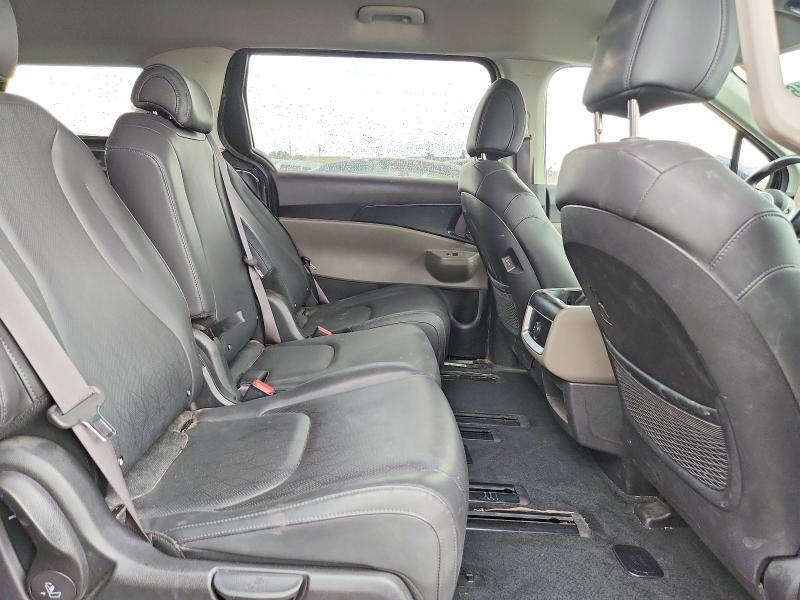 2025 KIA CARNIVAL LXS — Фото 11 из 15