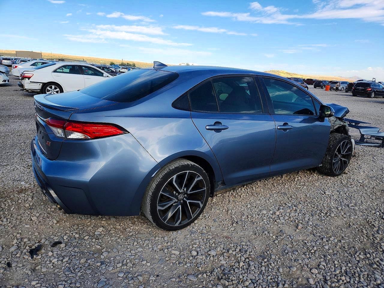 2020 TOYOTA COROLLA SE — Фото 3 из 13