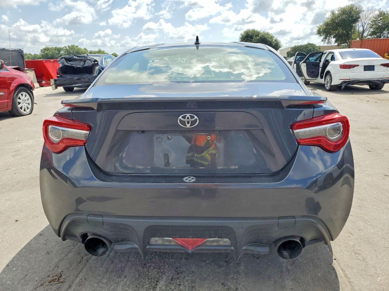 2019 TOYOTA 86 BASE — Фото 6 из 12