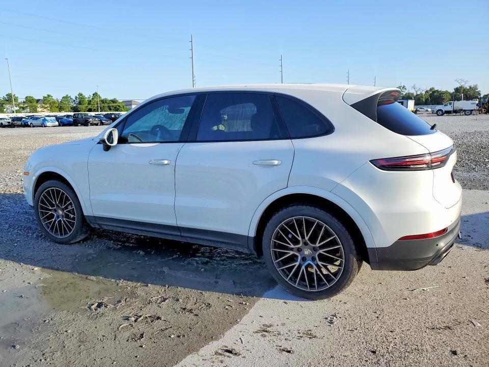 2019 PORSCHE CAYENNE — Фото 2 из 13