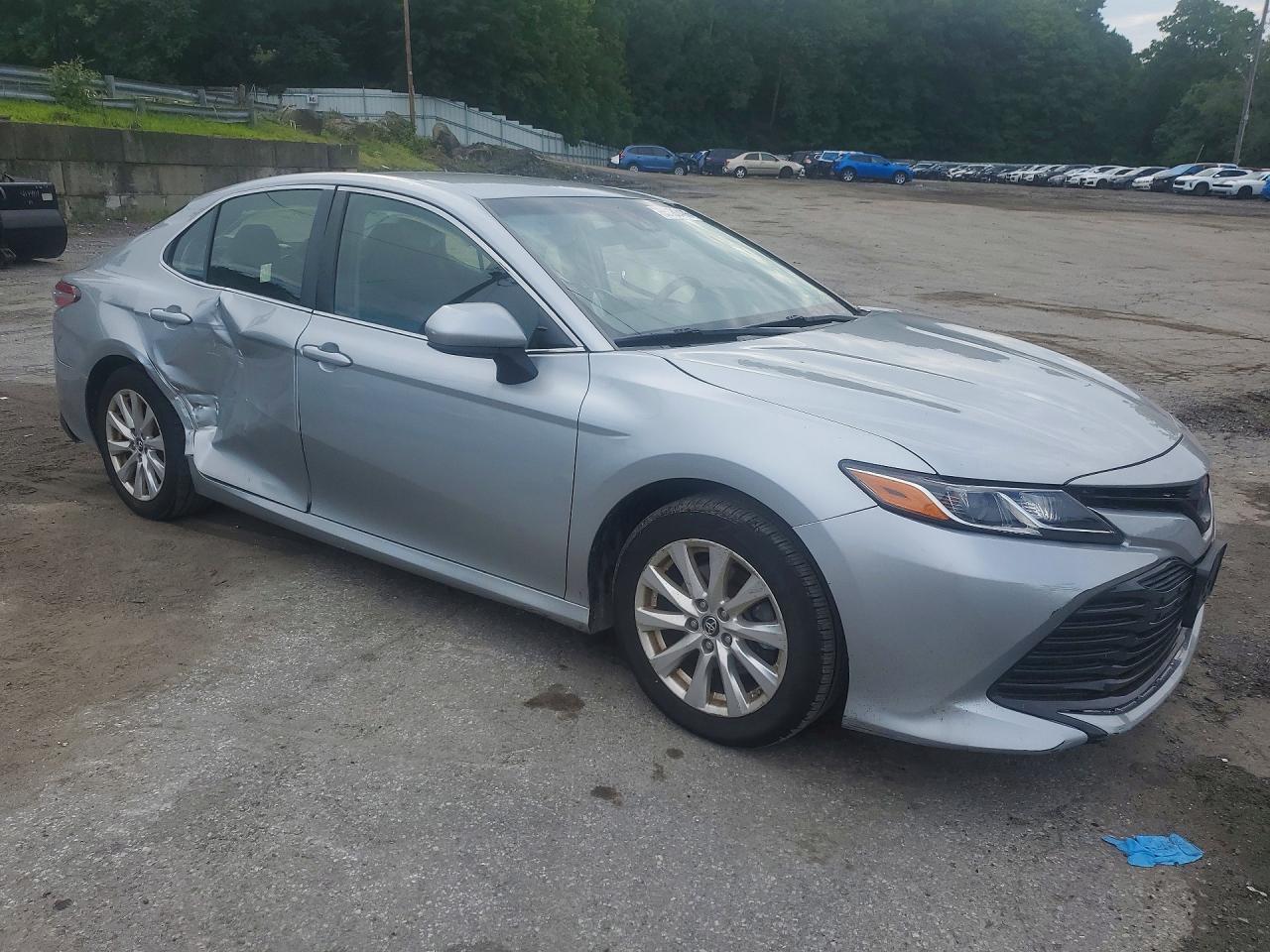 2018 TOYOTA CAMRY LE — Фото 4 из 11