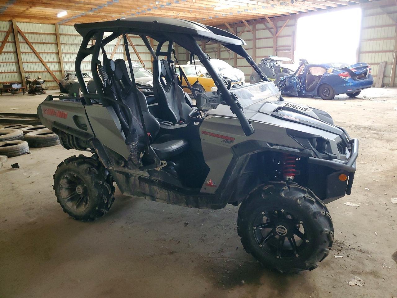 2017 CAN-AM COMMANDER 3JBKKAN21HJ000122