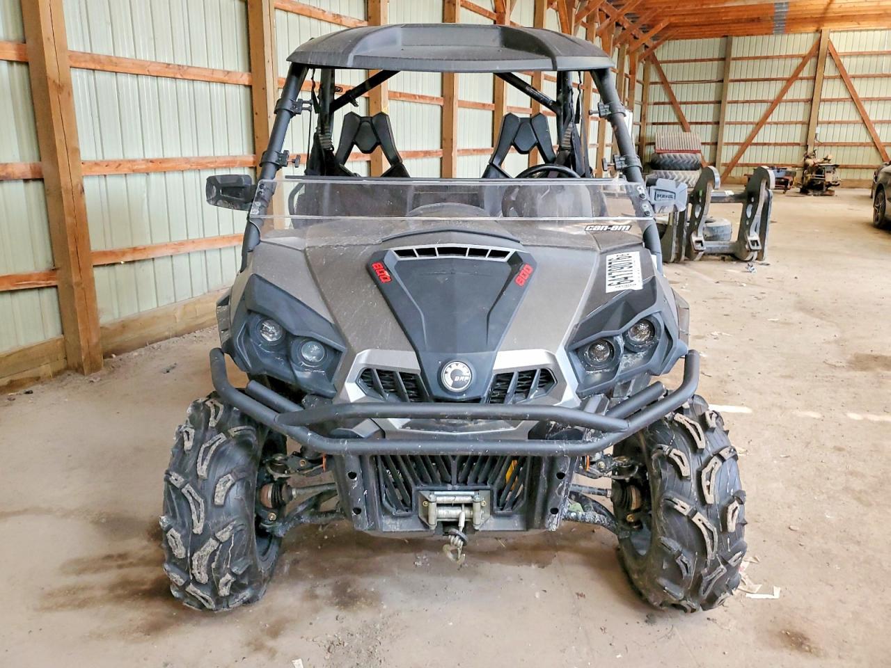 3JBKKAN21HJ000122 2017 CAN-AM COMMANDER photo no. 9